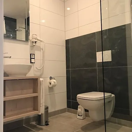 An Der Burgschaenke מלון Alpen